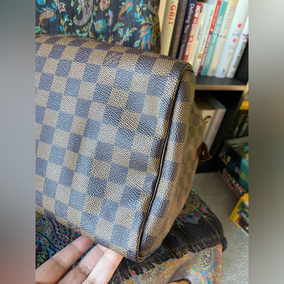 Authentic Louis Vuitton Speedy 30 in Damier Ebene - Made in France - EUC! - Picture 9 of 16